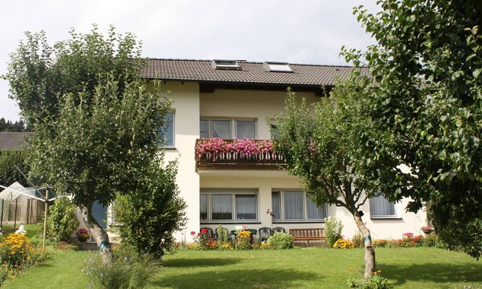 Balve Apartamento | Apartamento 'Ferienwohnung Triska' con jardín compartido y Wi-Fi