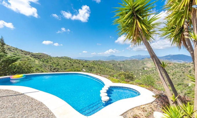 Alora Apartamento | Apartamento "Finca Las Nuevas Casa Maria" con vista a la montaña, piscina, jacuzzi, Wi-Fi y terraza