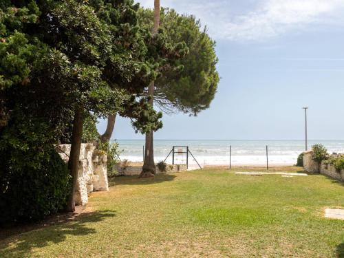 La Gaspara Apartamento | Apartment First Line Arena Beach by Interhome