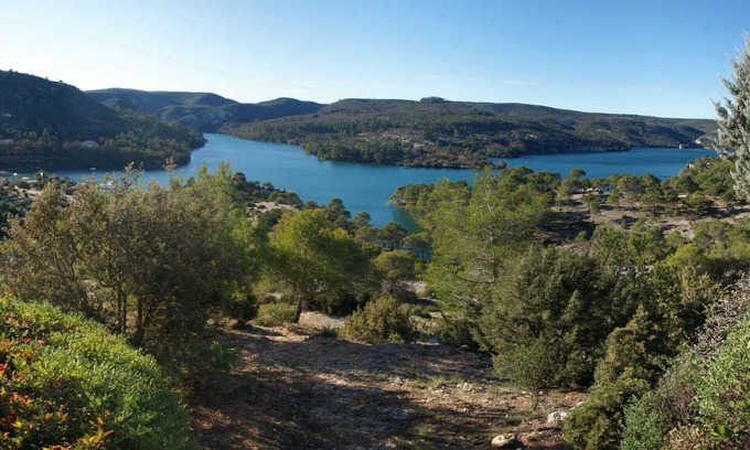 Esparron-de-Verdon Apartamento | Esparron de Verdon nuevo apartamento para 6 personas. con hermosas vistas del lago