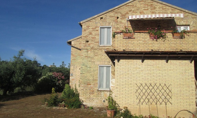 Massignano Apartamento | Apartamento para 4 personas, a 4 km del mar, ideal para parejas y familias.