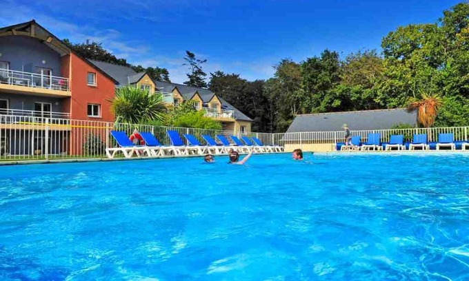 Carantec Apartamento | Apartment for 6 people with swimming pools and near the beach