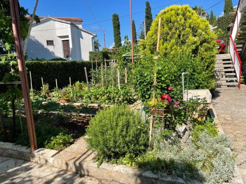 Zidarici Apartamento | Apartment Fortuna in Malinska- 100m from the beach