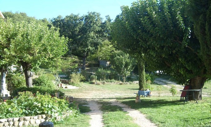 Allemagne-en-Provence Apartamento | Apartamento 'Bastide La Fondue' con terraza compartida y jardín