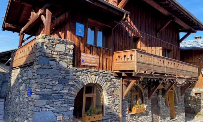 Montchavin Apartamento | Apartamento 'L'edelweiss' con vistas a la montaña, terraza privada y Wi-Fi