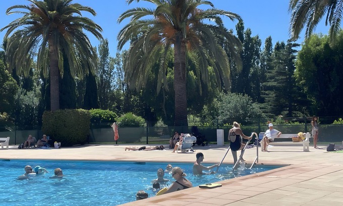 La Napoule Apartamento | Apartment 'Pretty Flat in The Sun' with Mountain View, Shared Pool and Air Conditioning