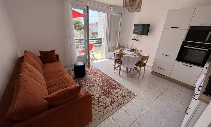 Saint-Hilaire-de-Riez Apartamento | Apartment with sea view, beach access and natural swimming pool nearby