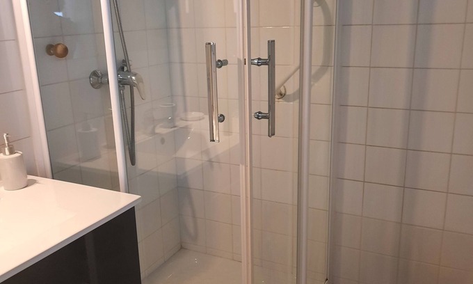 Vendee Apartamento | Apartment with side sea view