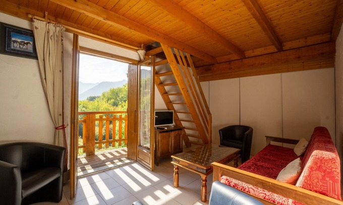 Saint-Sorlin-d'Arves Apartamento | Apartamento 'Appartement 10' con vistas a la montaña, jardín compartido y Wi-Fi