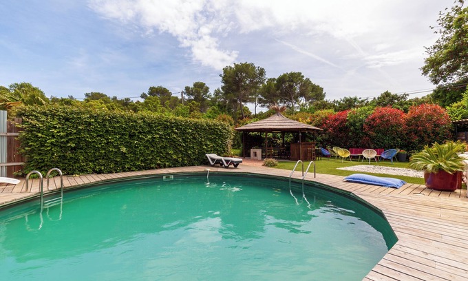 Six-Fours-les-Plages Apartamento | Apartamento en villa Pleine Nature con piscina, Wi-Fi y aire acondicionado