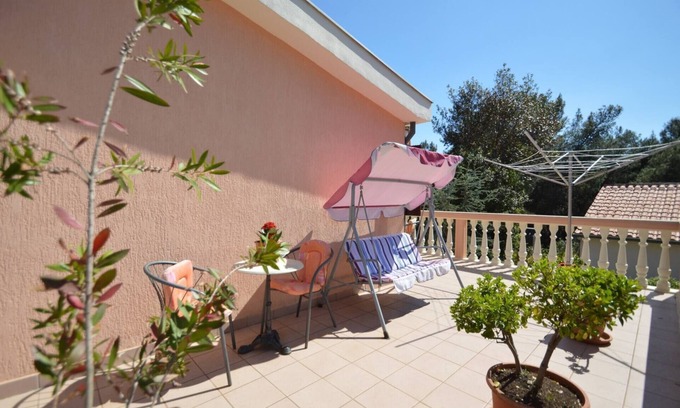 Artatore Apartamento | App Franka 1 near the beach with BBQ and Terrace