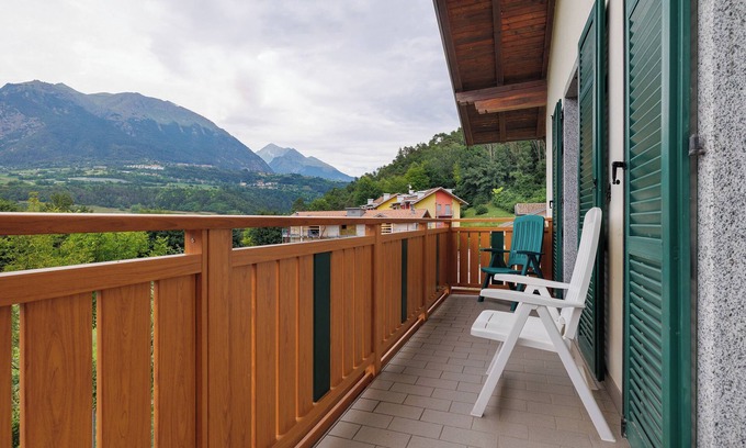 Ponte Arche Apartamento | Apartamento 'Fucine 33' con vistas a la montaña, balcón y Wi-Fi