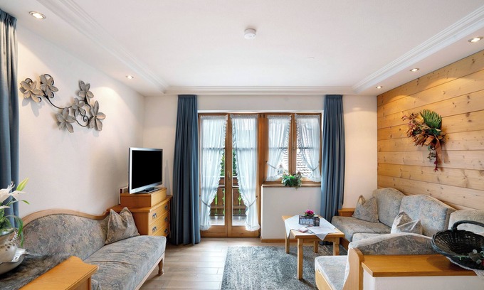 Mittenwald Apartamento | Apartamento 'Gebirgsveilchen Nr 7' con vistas a la montaña, jardín compartido y Wi-Fi