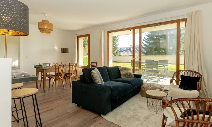 La Feclaz Apartamento | Apartamento 'Gentiane' con vistas a la montaña, terraza privada y Wi-Fi