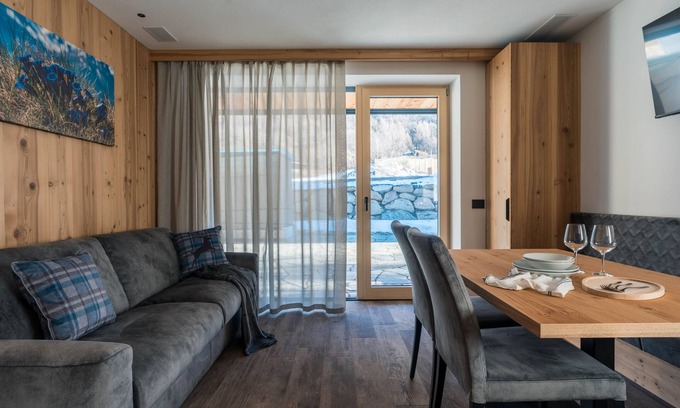 Cavedago Apartamento | Apartamento 'Genzianella' con vistas a la montaña, Wi-Fi y aire acondicionado