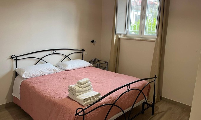 Fondi Apartamento | Apartamento 'Giardino Di Marianna a Fondi' con jardín compartido, Wi-Fi y aire acondicionado