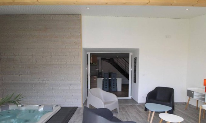 Samoyas Apartamento | Apartamento 'Gîte De Laphine' con vistas a la montaña, terraza privada y Wi-Fi
