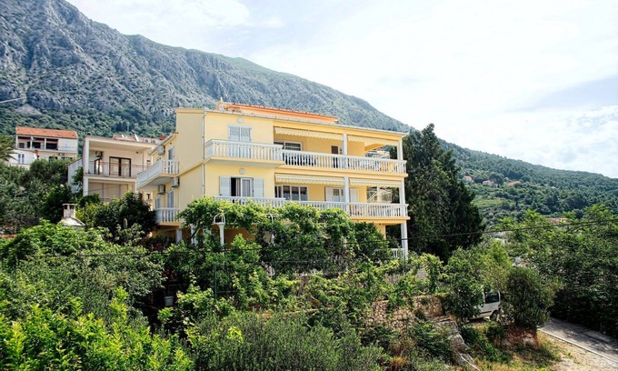 Zivogosce Apartamento | Apartment Gojko - 50 m from the beach: R4(3) - Zivogosce, Riviera Makarska, Croatia