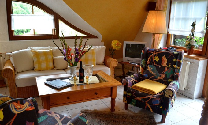 Sasbachwalden Apartamento | Apartamento 'Goldammer' con vistas a la montaña, terraza compartida y Wi-Fi