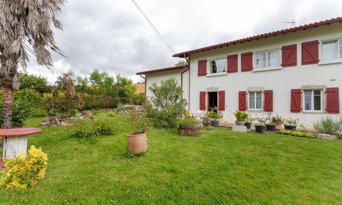 Guiche Apartamento | Apartamento 'Gte Oihana Class 3 Au Coeur Du Pays' con terraza privada, jardín privado y Wi-Fi