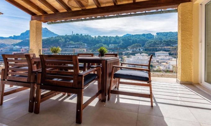 Cala San Vicente Apartamento | Apartamento 'Guillem' con vistas al mar, jardín y Wi-Fi