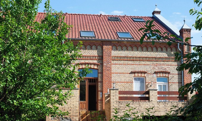 Neukloster Apartamento | Apartamento 'Gutshaus Am Teich' con terraza compartida, jardín compartido y Wi-Fi