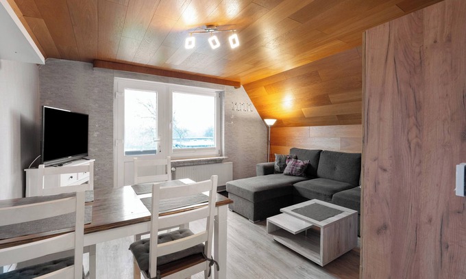 Hedwigenkoog Apartamento | Apartamento 'Haus Holle B' con jardín y balcón compartidos
