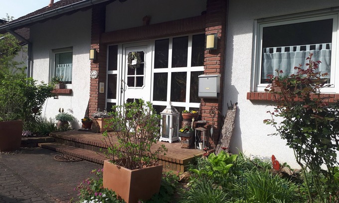 Momlingen Apartamento | Apartamento 'Haus Königswald' con terraza privada y Wi-Fi