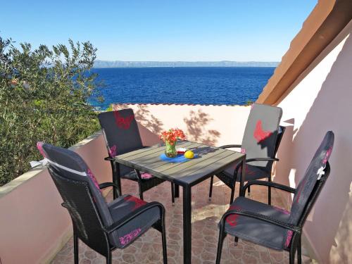 Prigradica Apartamento | Apartment Haus Peric-2 by Interhome