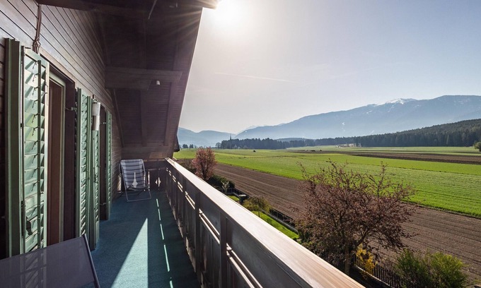 Pfalzen Apartamento | Apartamento 'Haus Rieder Paul Apt 3' con vistas a la montaña, jardín compartido y Wi-Fi