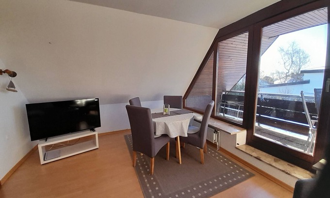 Wesselburen Apartamento | Apartamento 'Haus Wohnrade' con balcón y Wi-Fi