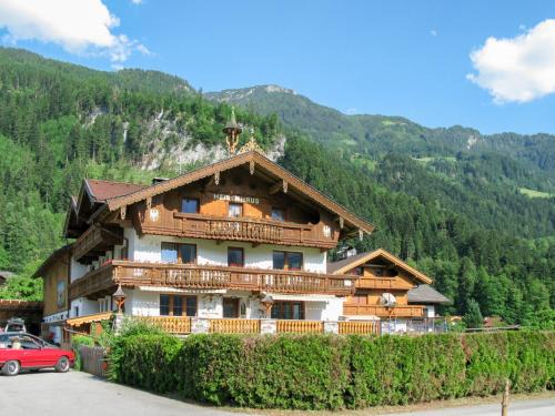 Ramsau im Zillertal Apartamento | Apartment Heisenhaus-2 by Interhome