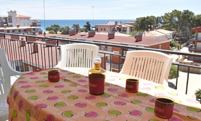 Torredembarra Apartamento | Apartment Helen by Interhome