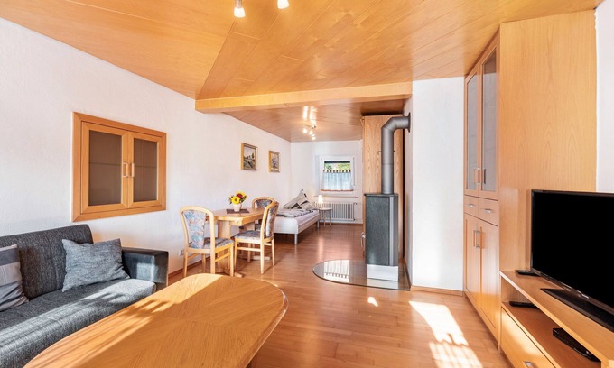 Engen Apartamento | Apartamento 'Hewenpanorama' con vistas a la montaña, terraza privada y Wi-Fi