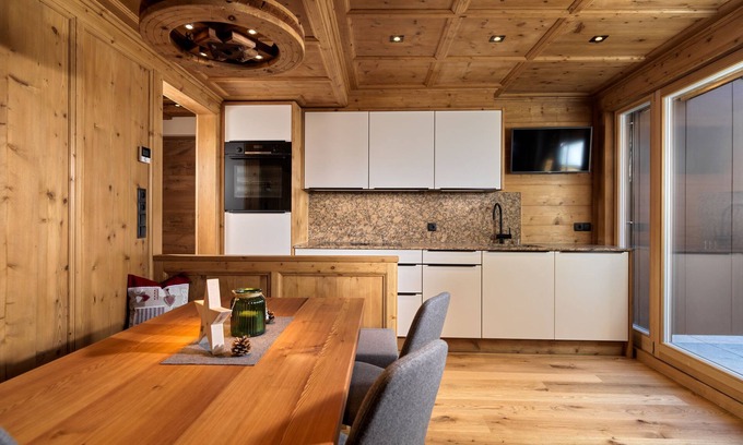 Prateria Apartamento | Apartment “Hofchalet Alm - Örlerhof” with Mountain View, Wi-Fi, Jacuzzi, Sauna, Garden & Terrace; Parking Available
