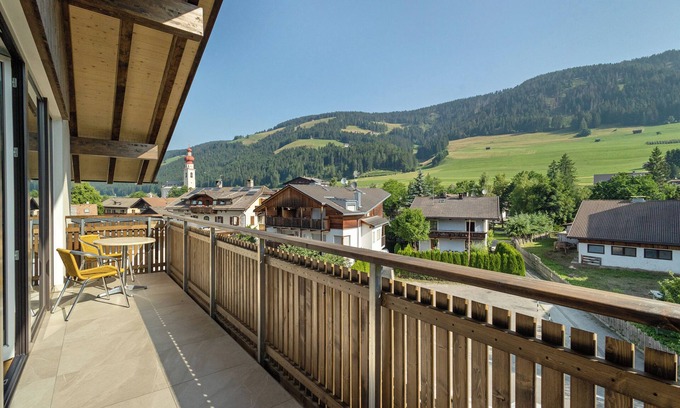 Villabassa Apartamento | Apartamento "Hofer Silena" con vistas a la montaña, wifi, balcón y jardín