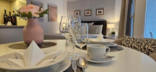 Hradec Kralove Apartamento | Apartment Holata 201
