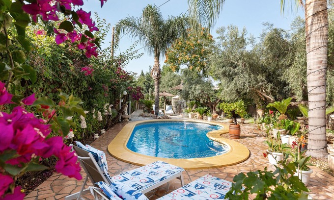 Lorca Apartamento | Apartamento 'Hostal Venta' con vistas a la montaña, piscina compartida y Wi-Fi
