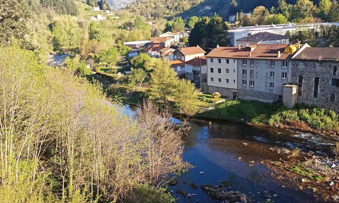 Le Cheylard Casa | Apartment/house le Cheylard 07160 Ardeche verte Weekly/ fortnightly rental
