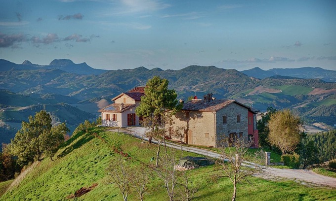 SantʼAngelo in Vado Villa | Apartamento en Sant'Angelo cerca de pueblo