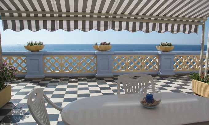 Santa Cesarea Terme Apartamento | Apartamento en un edificio señorial de 1920 con acceso privado al mar.