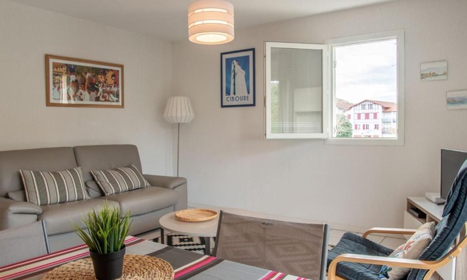 Behobie Apartamento | Apartment Ikara by Interhome