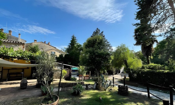 Vescovado Apartamento | Apartamento 'Il Caminetto - Antiche Dimore' con Piscina Comunitaria, Wi-Fi y Aire Acondicionado