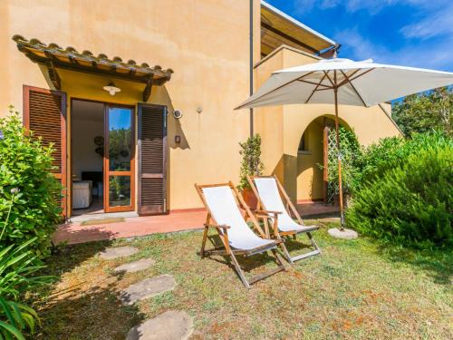 Montescudaio Apartamento | Apartment Il Castello by Interhome