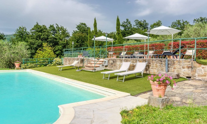 Pelago Apartamento | Apartamento 'Il Cerro La Capanna Piano Terra' con piscina y jardín compartidos