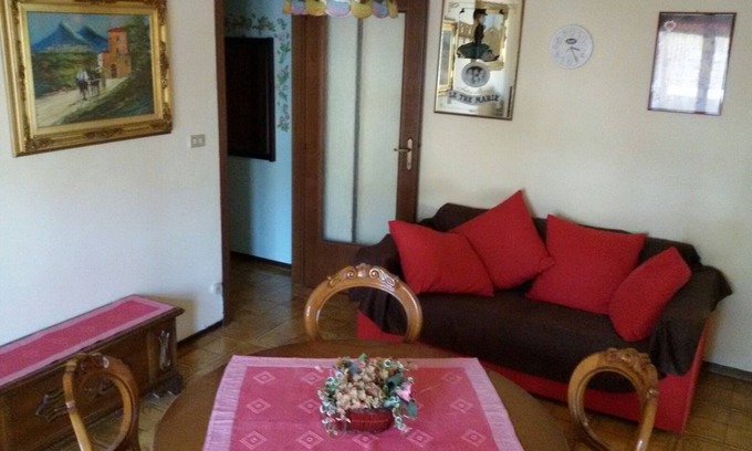 Caramanico Terme Apartamento | Apartamento "Il Nido nel Borgo Bello" con vistas a la montaña y balcón