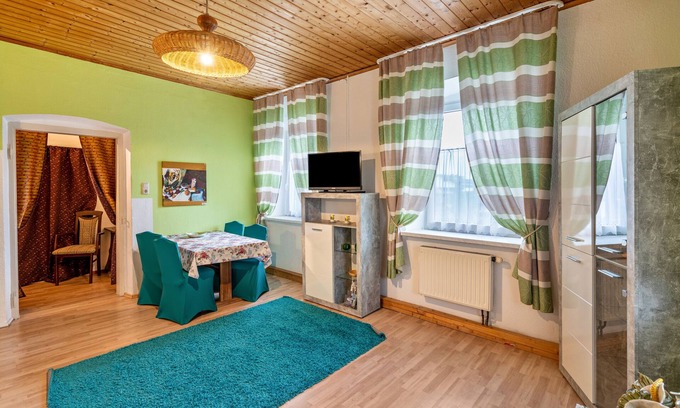 Nussdorf am Inn Casa | Apartment In A Hotel 'Nußdorfer Hof - Apartment 7' with Mountain View and Wi-Fi