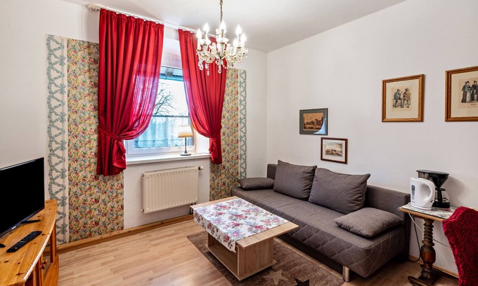 Nussdorf am Inn Casa | Apartment In A Hotel 'Nußdorfer Hof - Apartment 9' with Mountain View and Wi-Fi