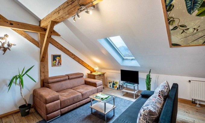 Nussdorf am Inn Casa | Apartment In A Hotel 'Nußdorfer Hof - Apartment 15' with Mountain View, Balcony and Wi-Fi