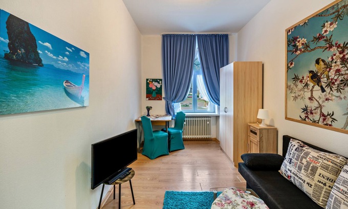 Nussdorf am Inn Casa | Apartment In A Hotel 'Nußdorfer Hof - Apartment 6' with Mountain View and Wi-Fi